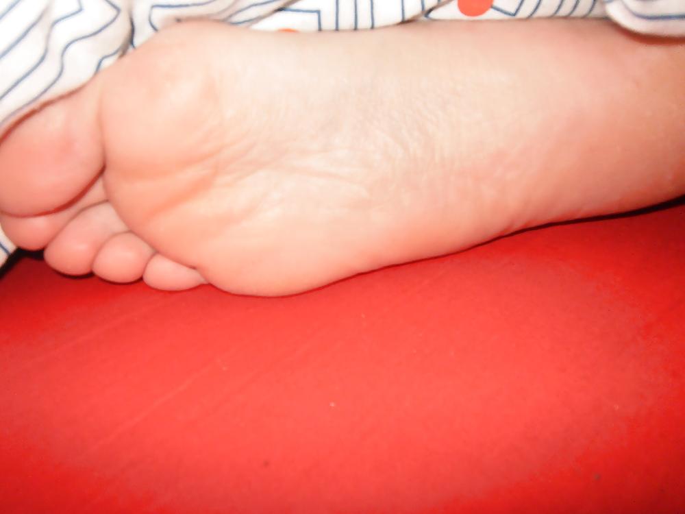 14P BB 's Feet 2012 - Foot Model with long toes, slender feet
