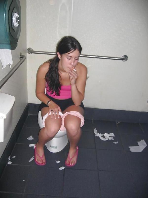15P Toilet Slave for Women POV