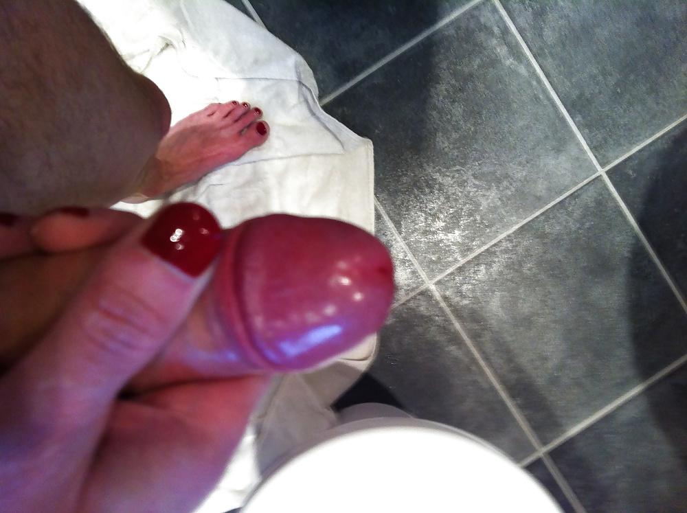 7P SLUT RED NAILS