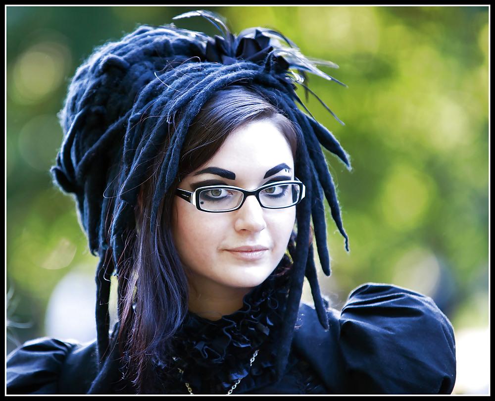 25P Gothic V