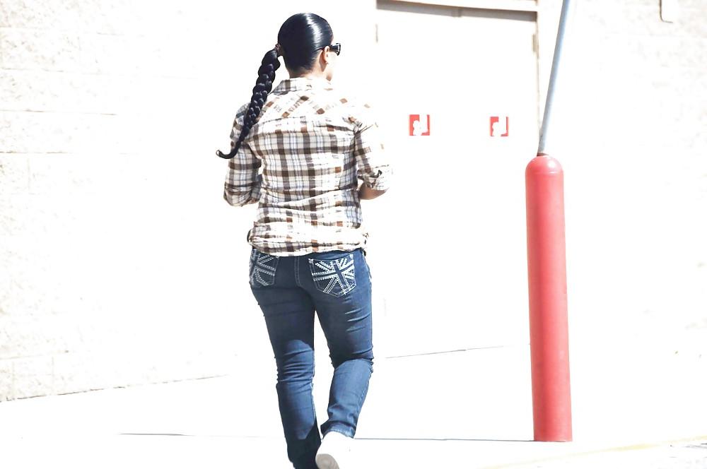 6P Tight Teen Ass in Jeans