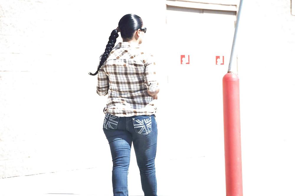 6P Tight Teen Ass in Jeans