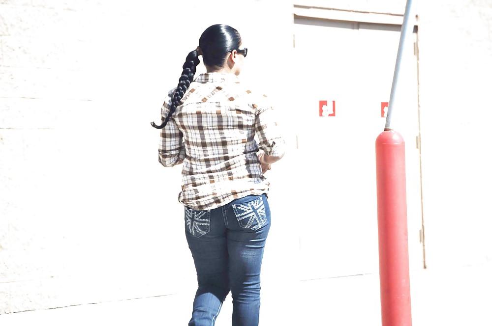 6P Tight Teen Ass in Jeans