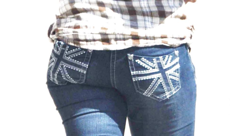 6P Tight Teen Ass in Jeans