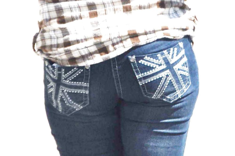 6P Tight Teen Ass in Jeans