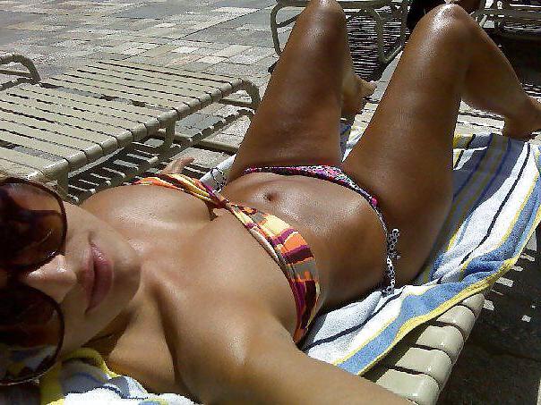 14P Party Girl  Lets It All Hang Out On Spring Break