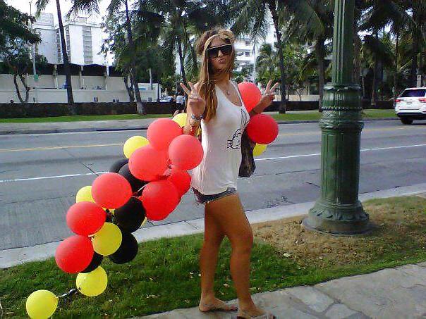 14P Party Girl  Lets It All Hang Out On Spring Break