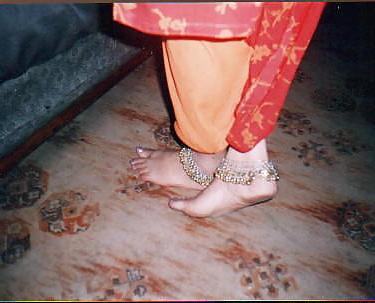 25P Indian Feet
