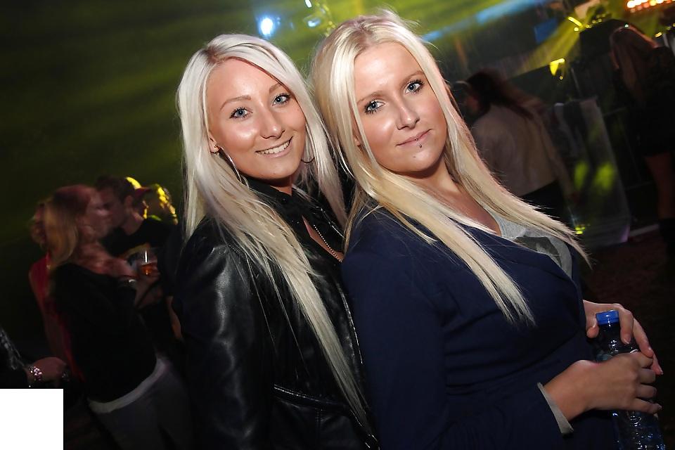25P Dutch Teens in Leather Jackets