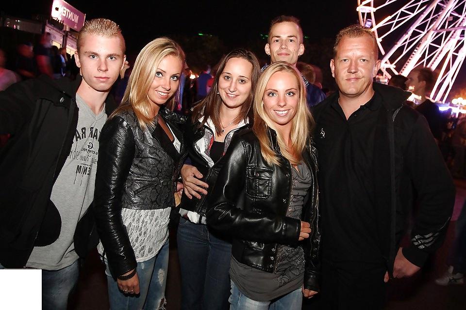 25P Dutch Teens in Leather Jackets