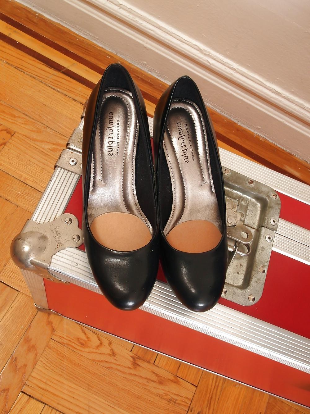 25P Flight attendant foot fetish double-up well worn pantyhose.