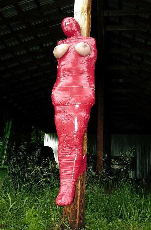 25P Plastic wrap girls 02.
