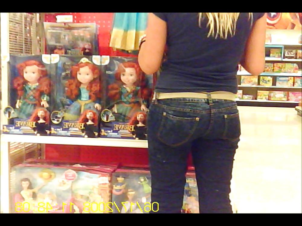 5P Teen mom Buying a Doll