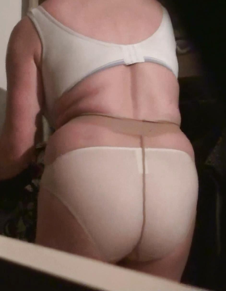 9P More pantyhose