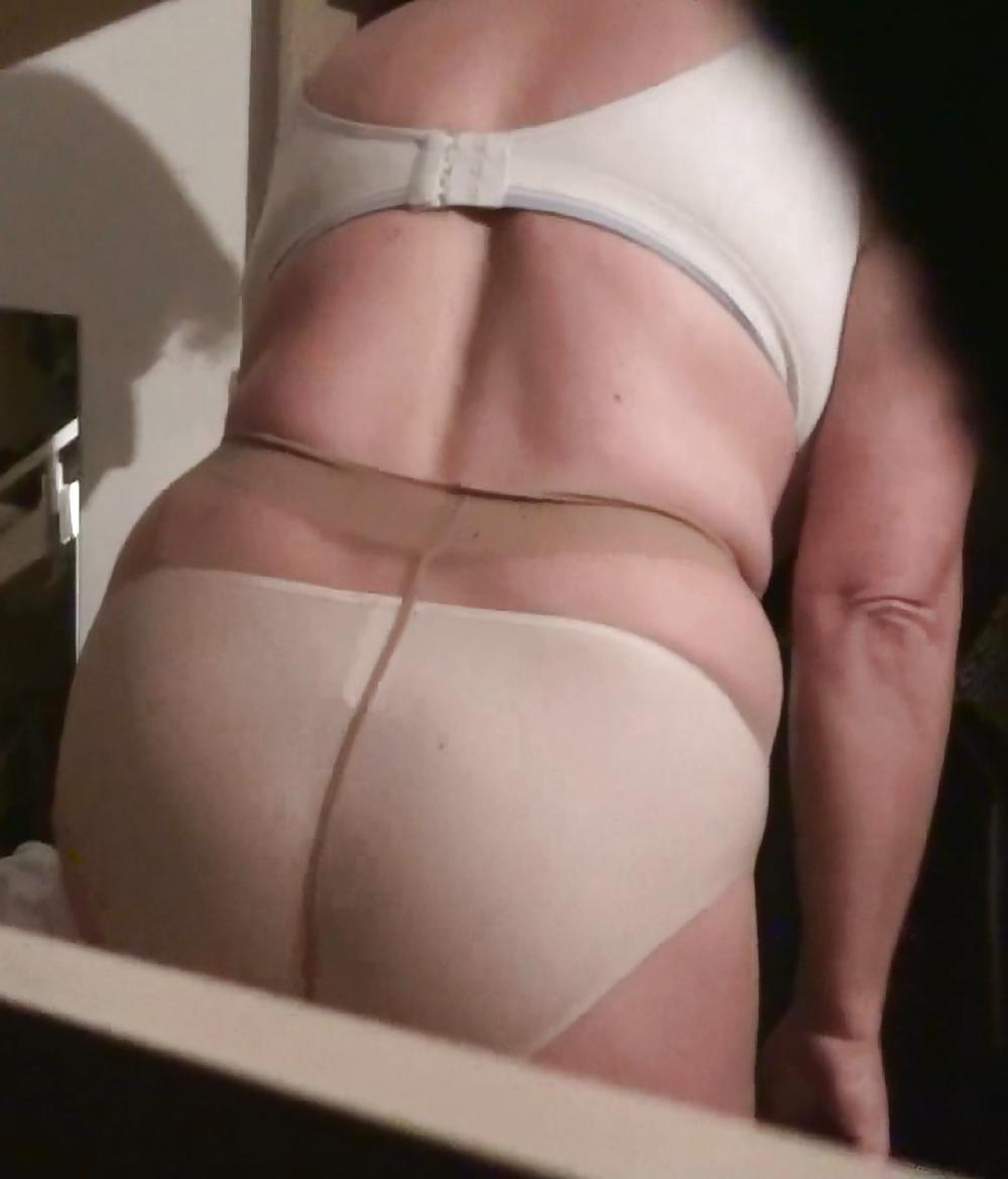 9P More pantyhose