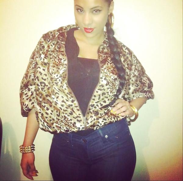 8P If you gonna ride this ass, you must pull my plait of hair..