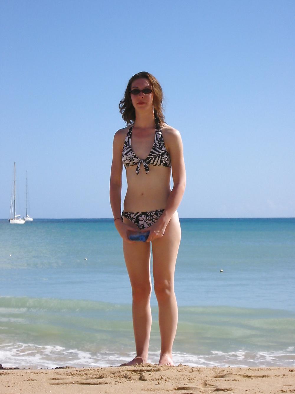 7P Bikini Posing on Holiday! x