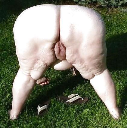 25P Ass and pussy bent over from behind - no faces - 13