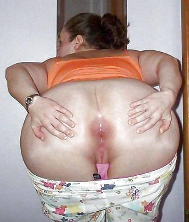 25P Ass and pussy bent over from behind - no faces - 13