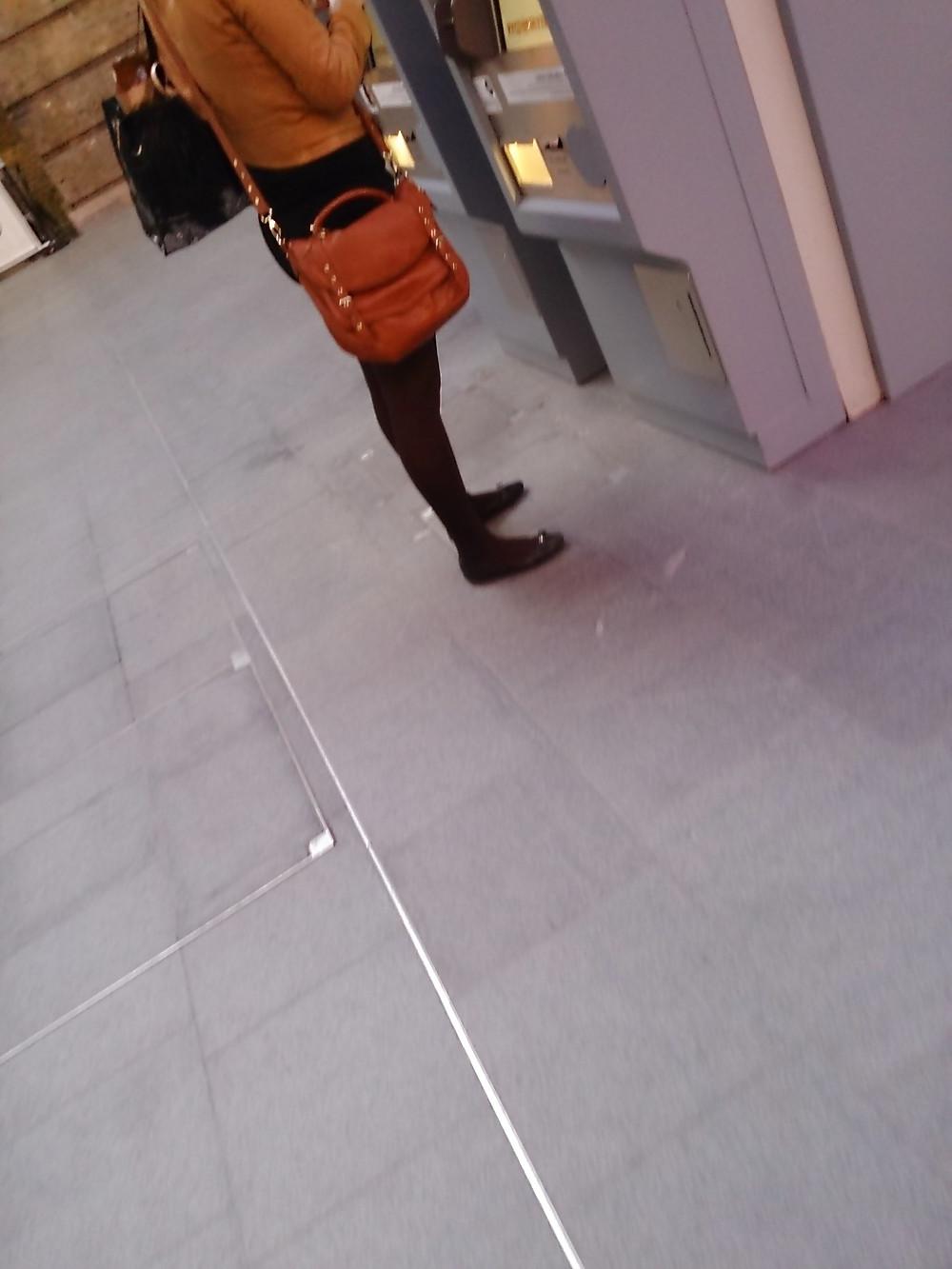 25P Candid legs and stockings pantyhose from London