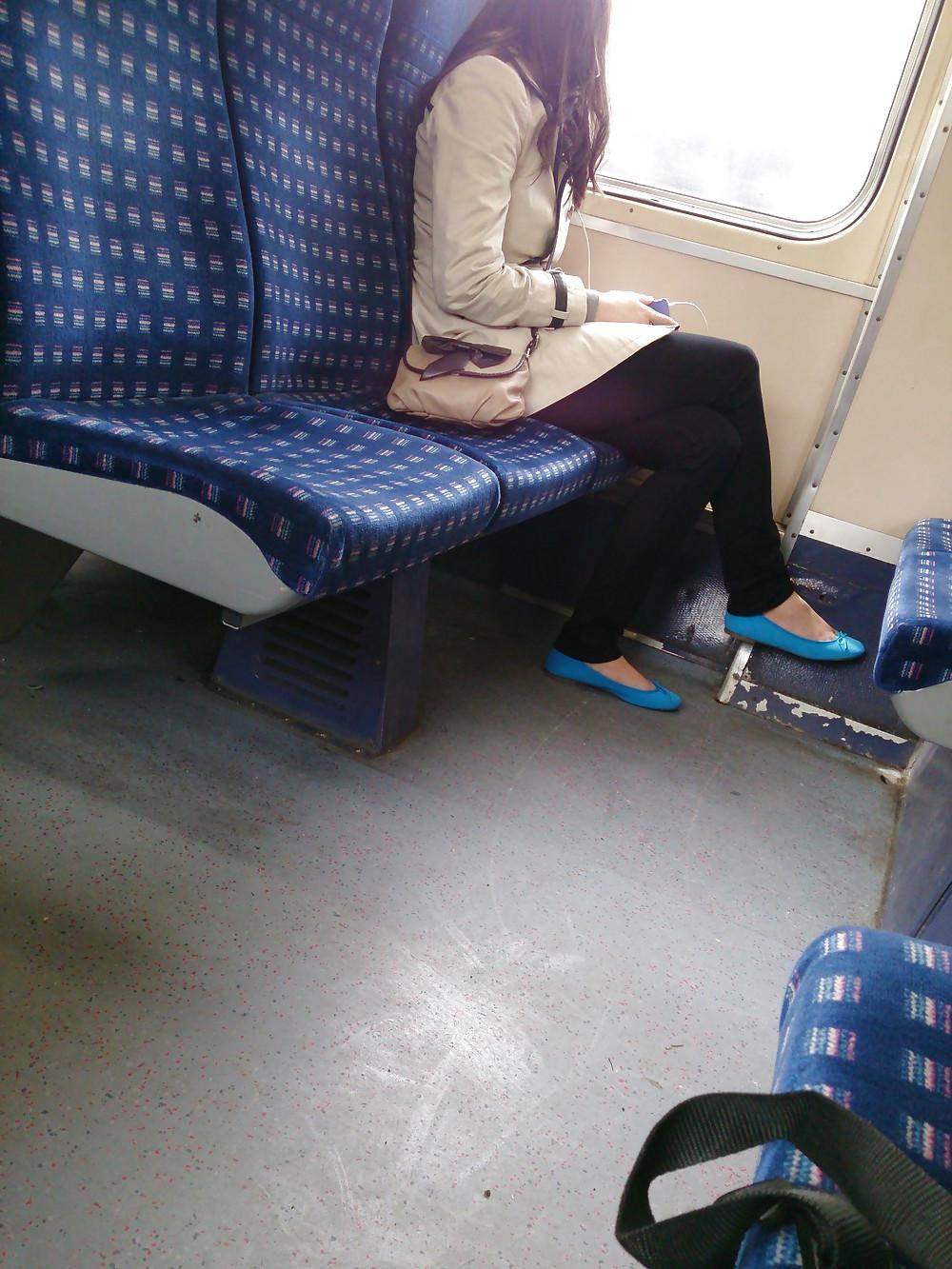 25P Candid legs and stockings pantyhose from London