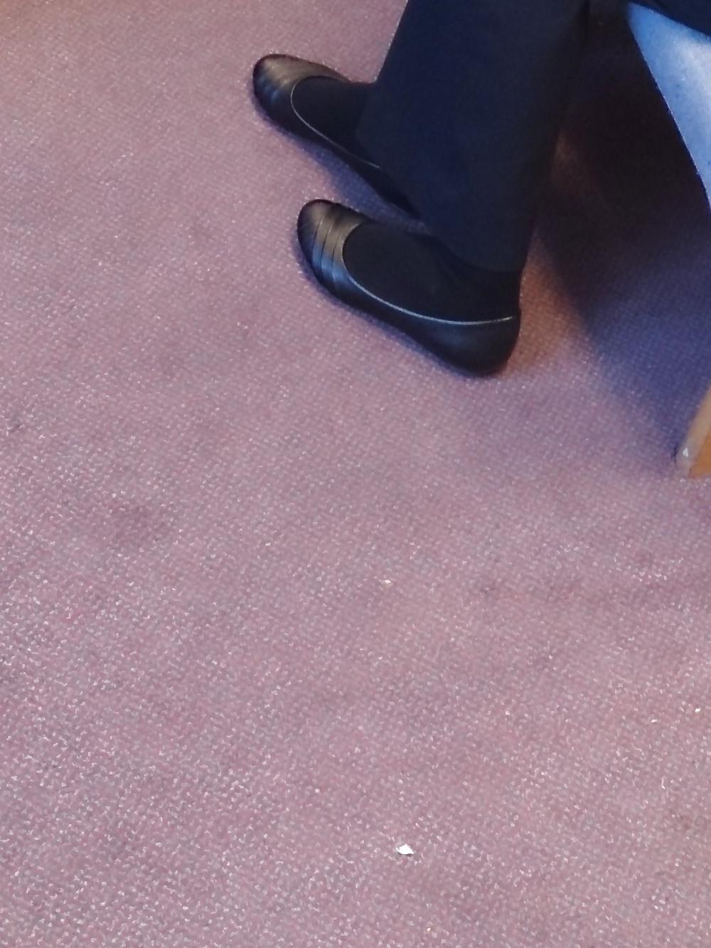 25P Candid legs and stockings pantyhose from London