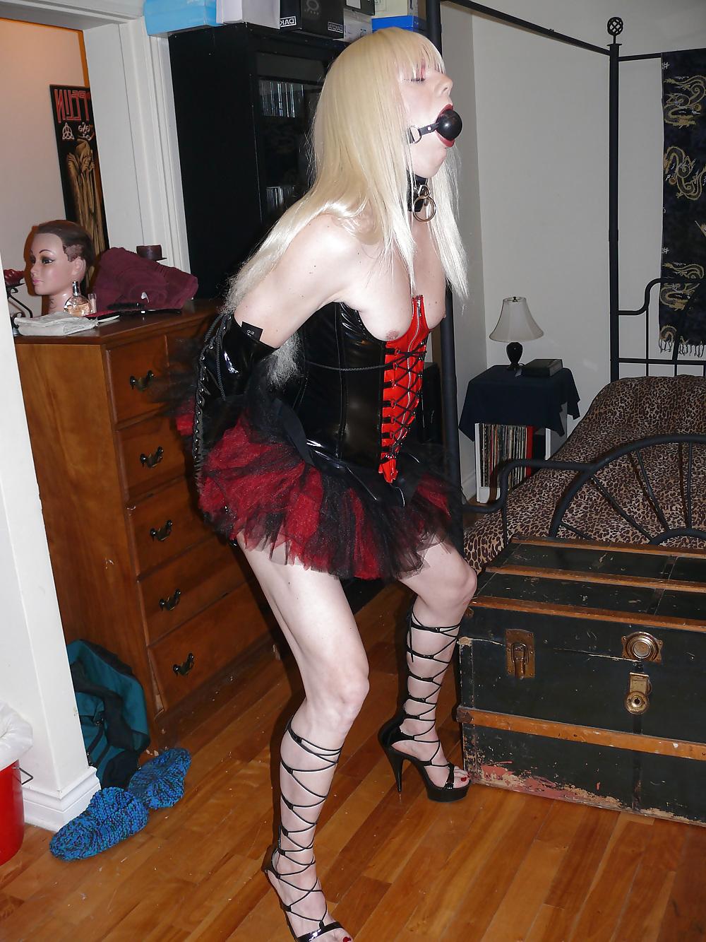 25P Share my smokin' slut pics