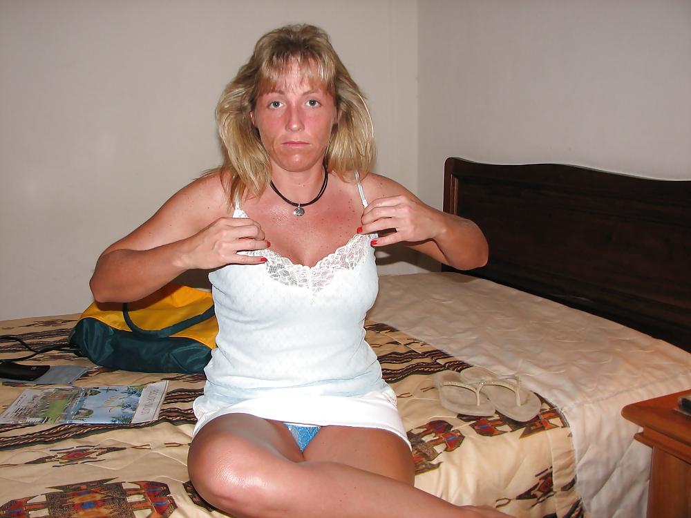 20P Blonde MILF On Holiday 2