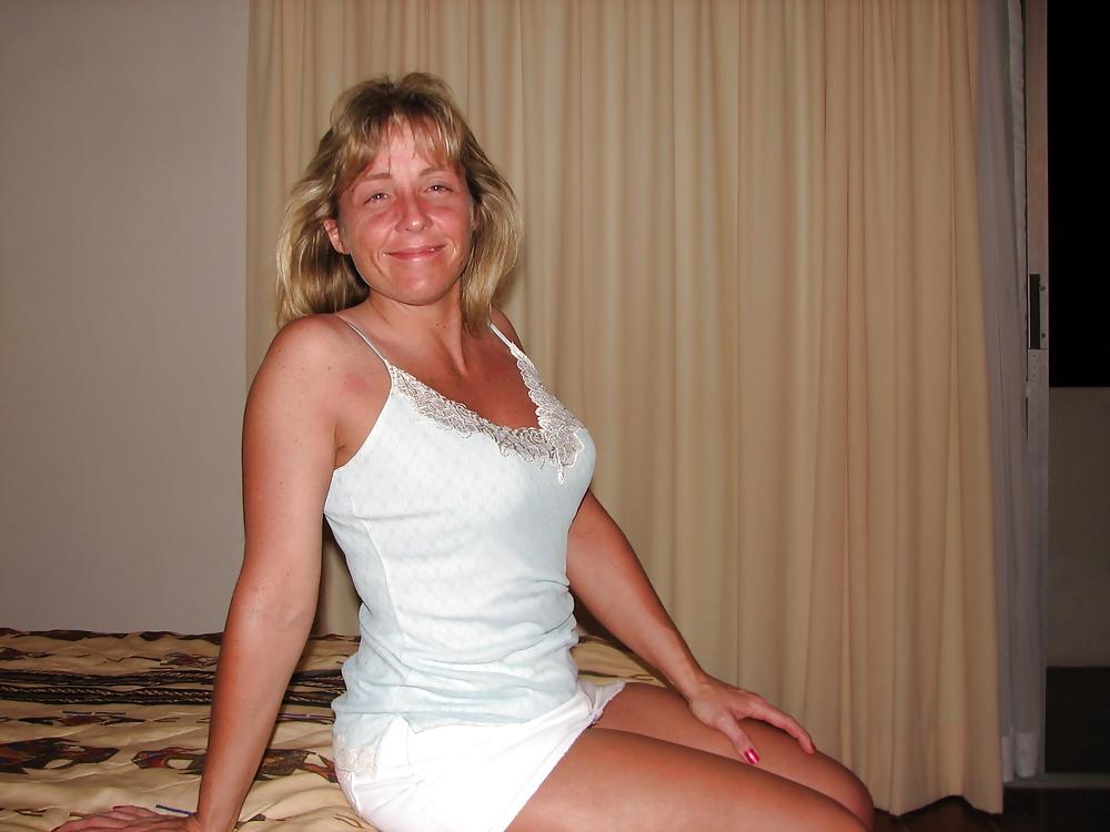 20P Blonde MILF On Holiday 2