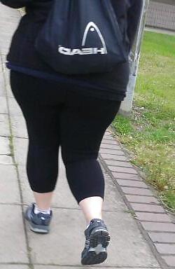 19P Candid ass cameltoe