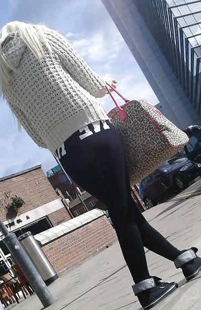 19P Candid ass cameltoe