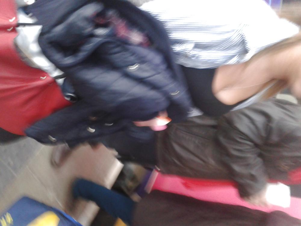 19P Candid ass cameltoe