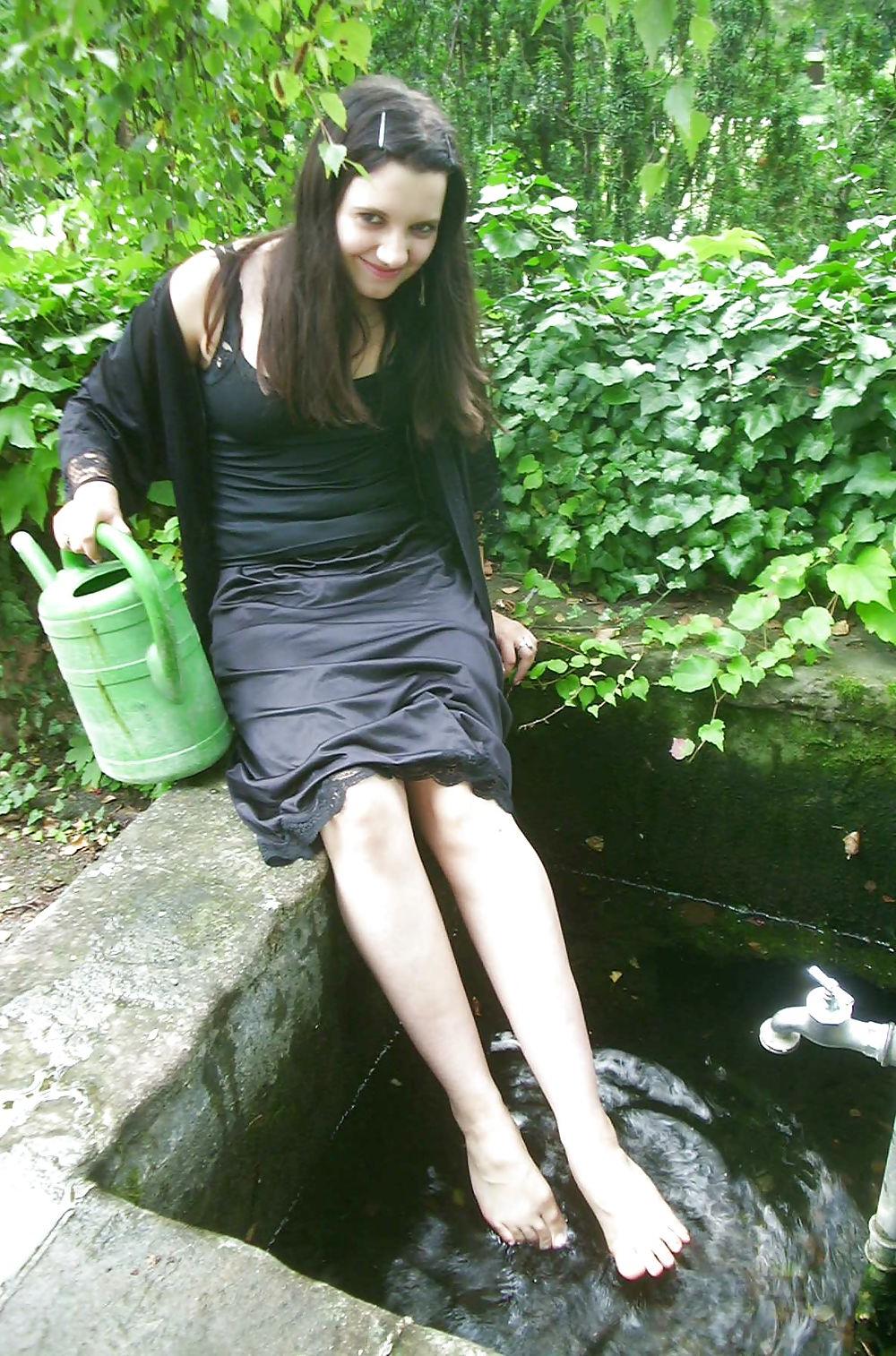 25P Gothic Foot Queens - Tina