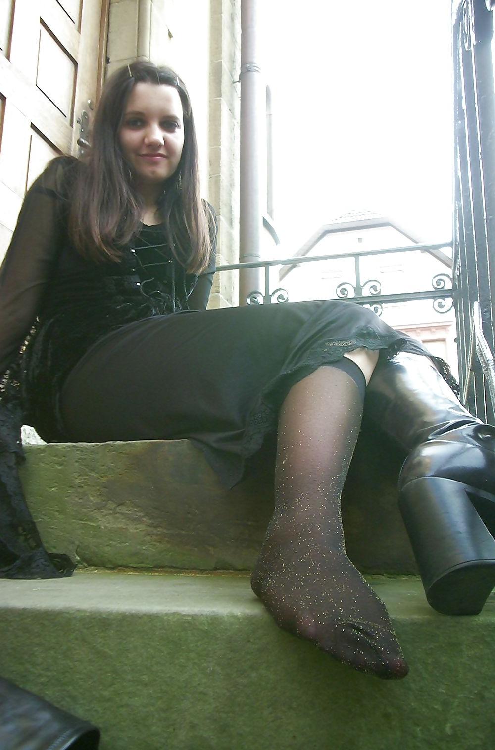 25P Gothic Foot Queens - Tina