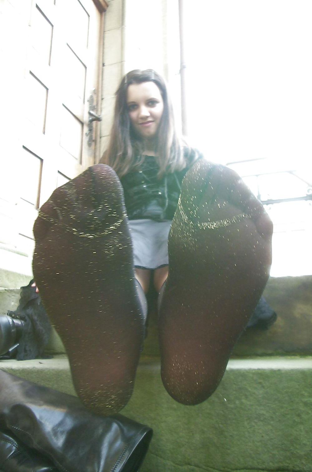 25P Gothic Foot Queens - Tina