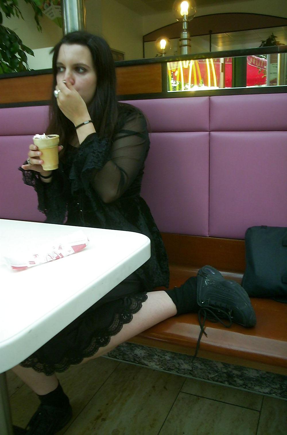 25P Gothic Foot Queens - Tina