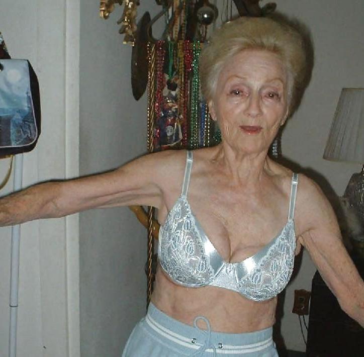 25P Grannys to love and fuck