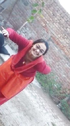 25P Delicious Paki Doctor needs your COCK!