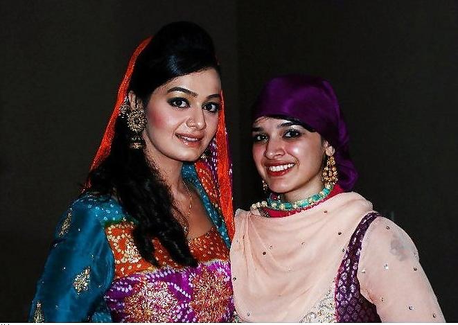 25P Delicious Paki Doctor needs your COCK!