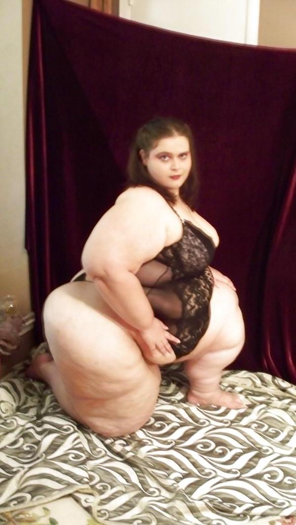 21P Kat bombshell