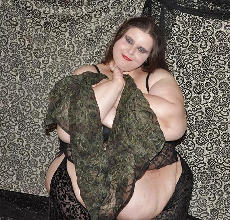 21P Kat bombshell