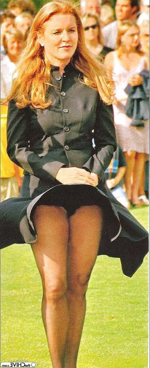 19P The wind is no friend of skirts 