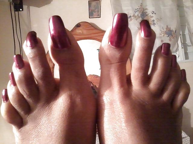 25P Beautiful long toenails