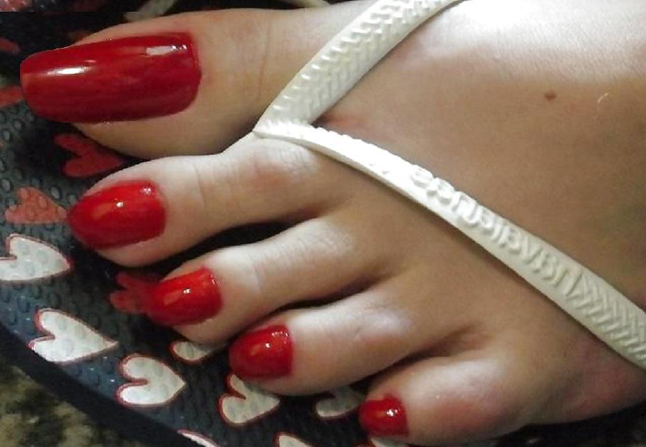 25P Beautiful long toenails
