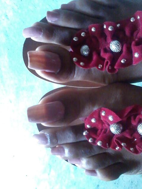 25P Beautiful long toenails