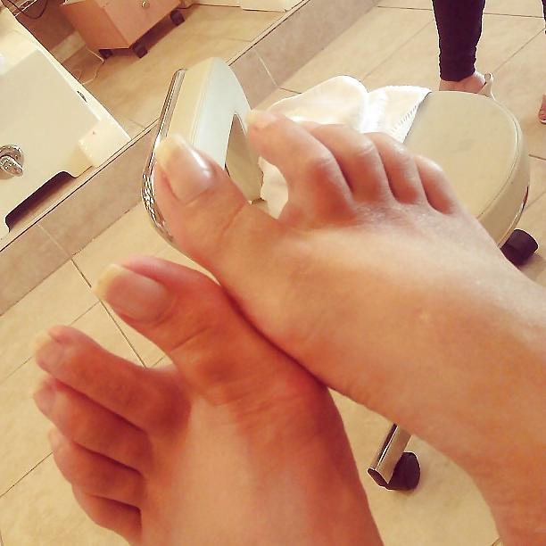 25P Beautiful long toenails