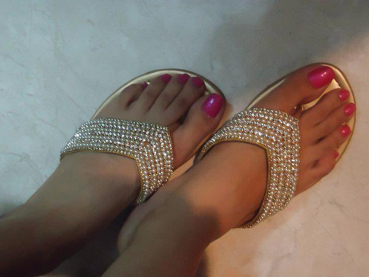 25P Beautiful long toenails