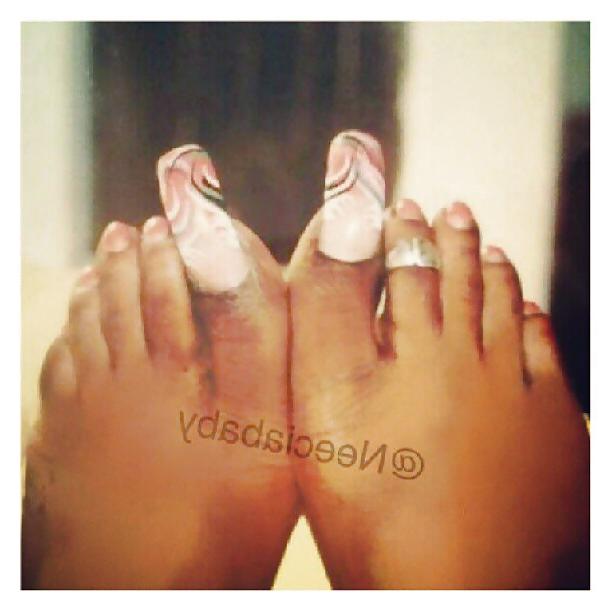 25P Beautiful long toenails