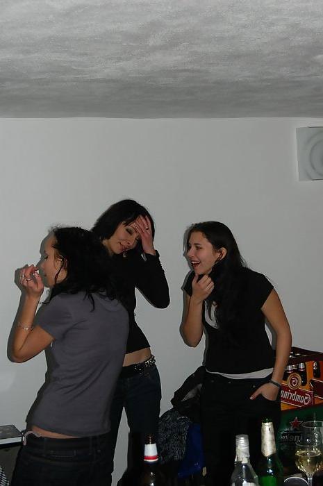 25P Hot lesbian party