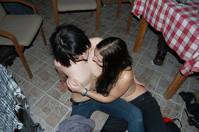 25P Hot lesbian party